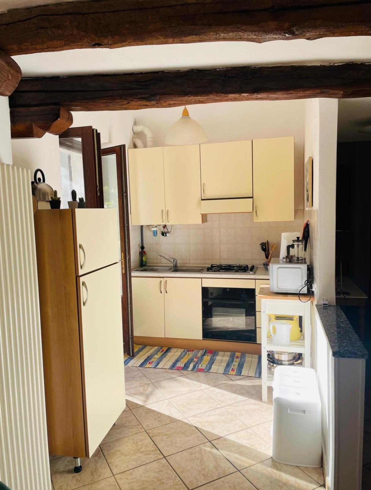 La Casa Di Tita Stresa Lägenhet Rum bild
